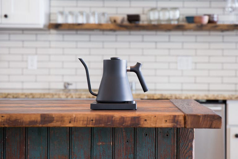 FELLOW STAGG EKG ELECTRIC POURING KETTLE MATTE BLACK / MATTE WHITE